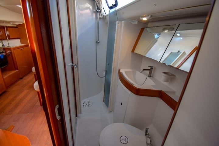  Velero Beneteau Oceanis 40 (2009) para Charter - Marmaris | #8504 - 28