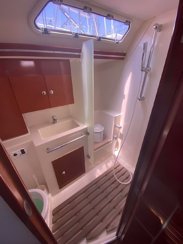 Sailboat Hanse  400 (2006) for Charter - Kos | #8727 - 22