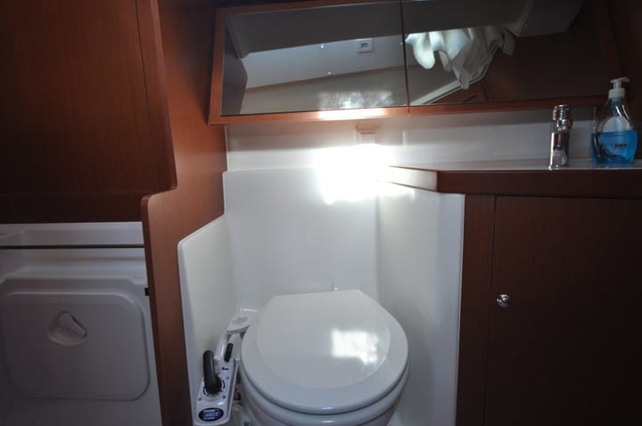 Voilier Beneteau Oceanis 41.1 (2016) pour Charter - Bodrum | #8745 - 13