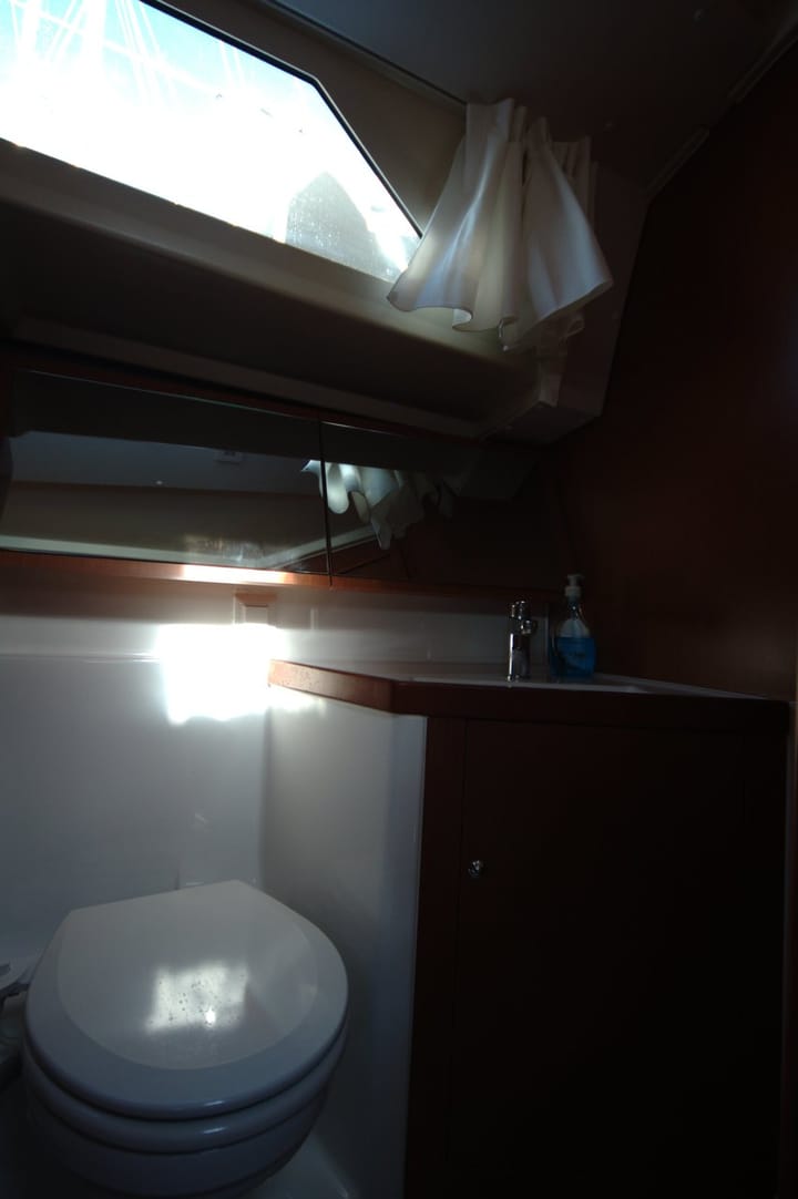 Voilier Beneteau Oceanis 41.1 (2016) pour Charter - Bodrum | #8745 - 16