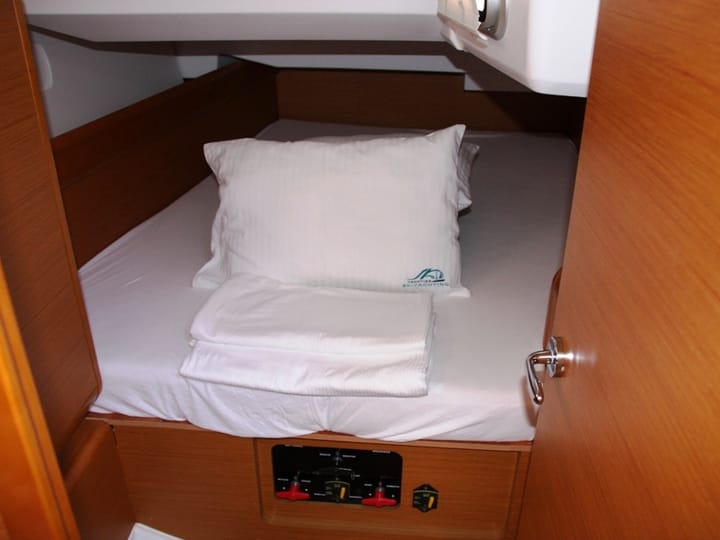 Sailboat Jeanneau Sun Odyssey 439 (2014) for Charter - Marmaris | #9027 - 29