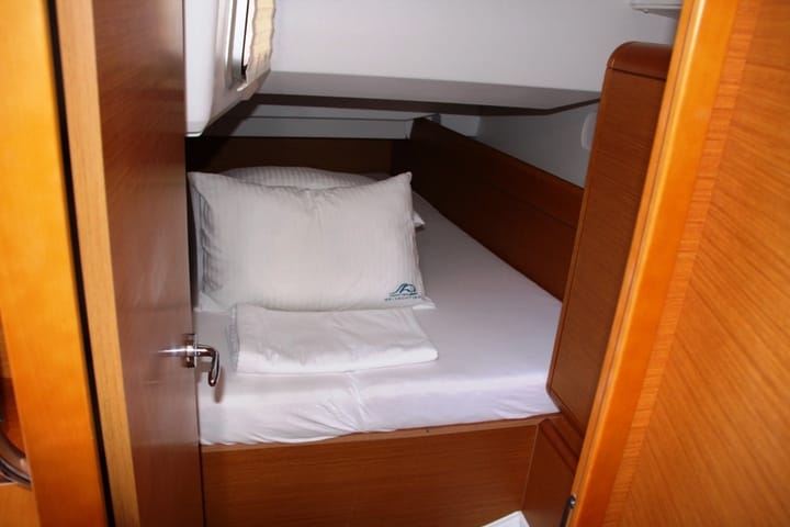 Sailboat Jeanneau Sun Odyssey 439 (2014) for Charter - Marmaris | #9027 - 36