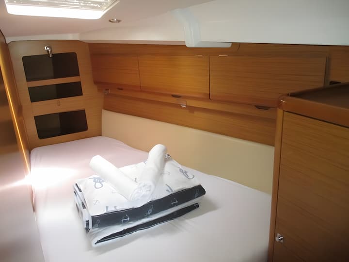 Sailboat Jeanneau Sun Odyssey 44 (2009) for Charter - Corfu | #9089 - 7