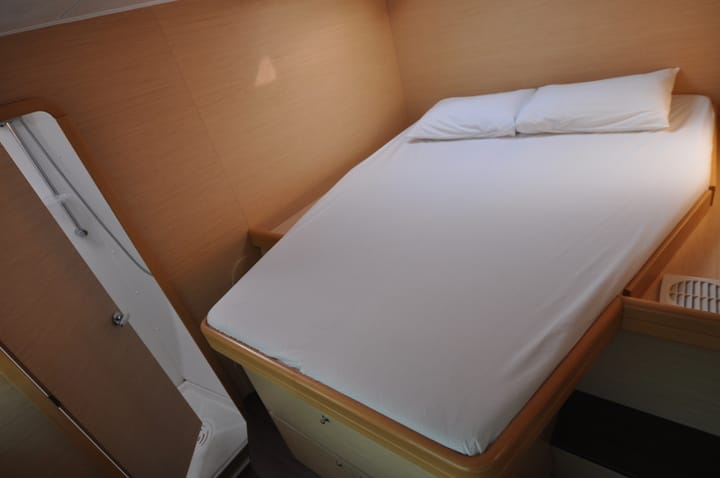 Catamaran Lagoon  421 (2011) for Charter - Bodrum | #9119 - 15