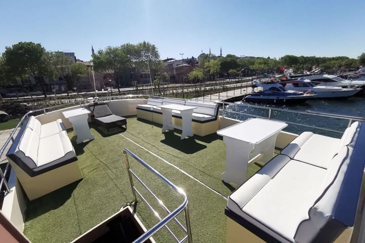 Fatto su misura Yacht a motore (2002) for Charter - Eminonu | #9570 - 8