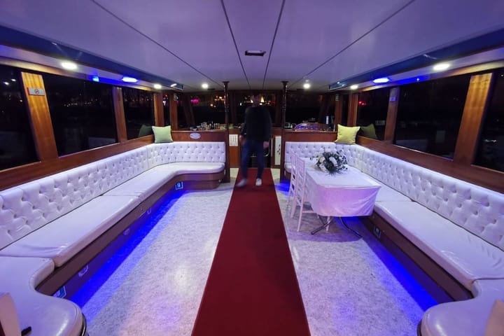 Fatto su misura Yacht a motore (2002) for Charter - Eminonu | #9570 - 9