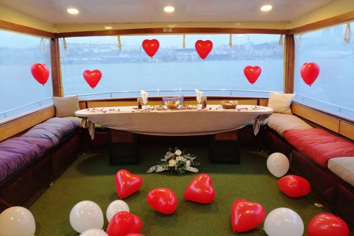 Fatto su misura Yacht a motore (2002) for Charter - Eminonu | #9570 - 6