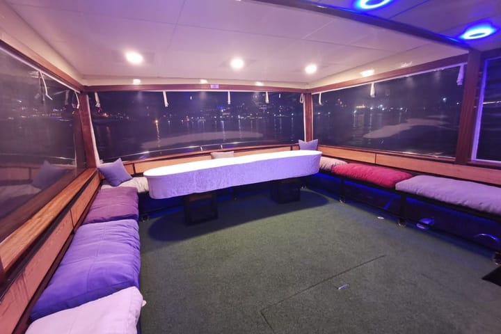 Fatto su misura Yacht a motore (2002) for Charter - Eminonu | #9570 - 4