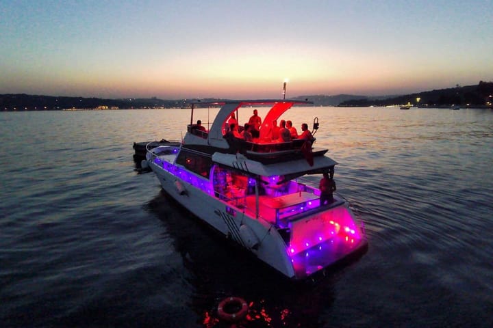 Hecho a medida Yate a motor (2005) para Charter - Unkapani | #9596  - 3