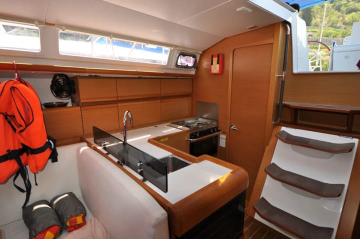 Voilier Jeanneau Sun Odyssey 409 (2013) pour Charter - Fethiye | #9811 - 6