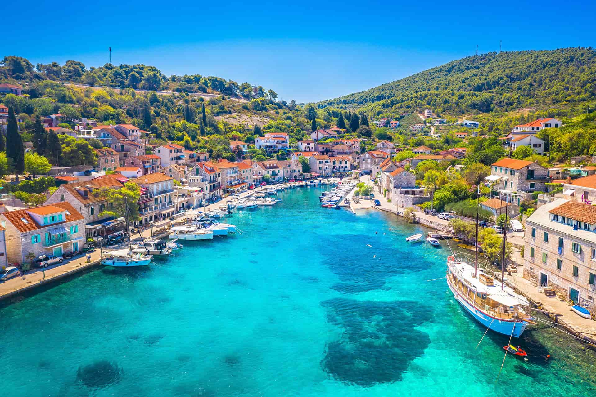Boat rental in Šolta Boat rental in Šolta – boats for rent in the bays of Šolta