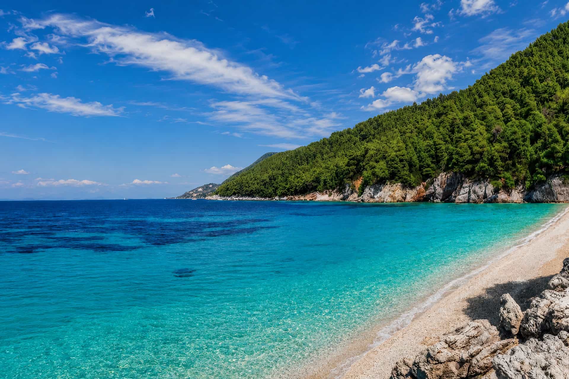 Location de bateaux à Elios – bateaux à louer dans les baies de Elios