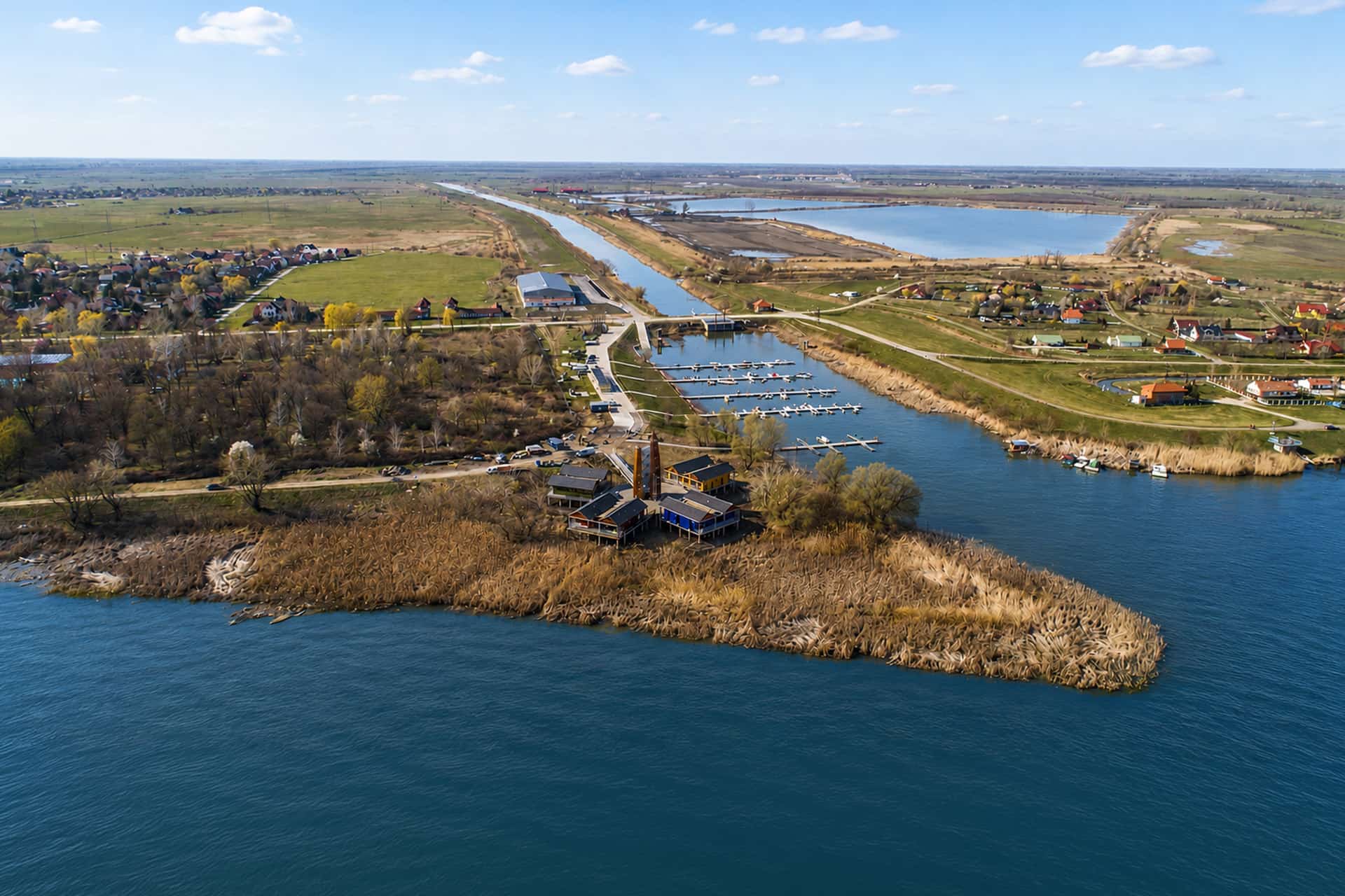 Location de bateaux à Kisköre – bateaux à louer dans les baies de Kisköre