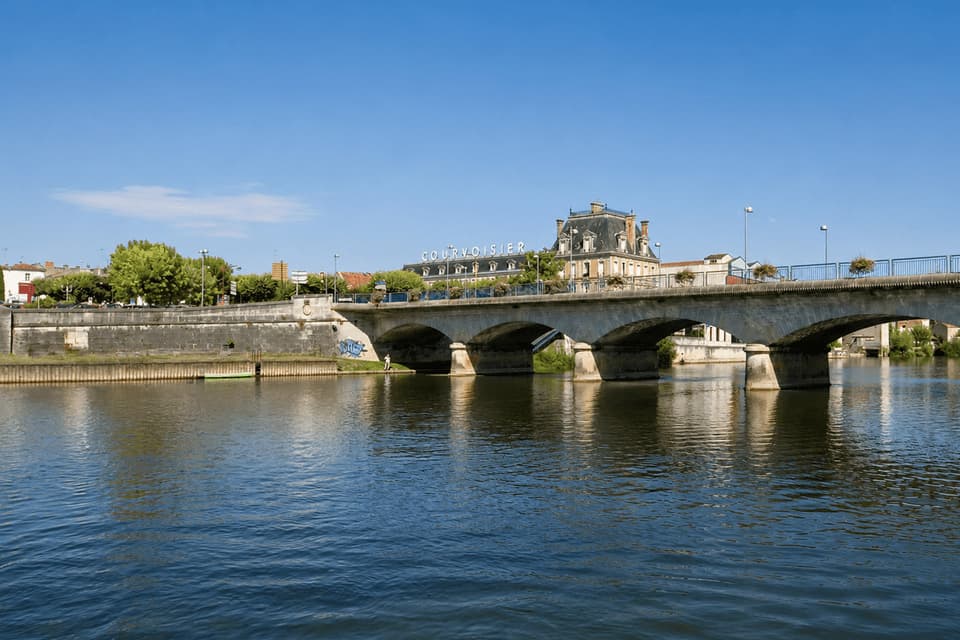 Jarnac, Fransa tekne kiralama