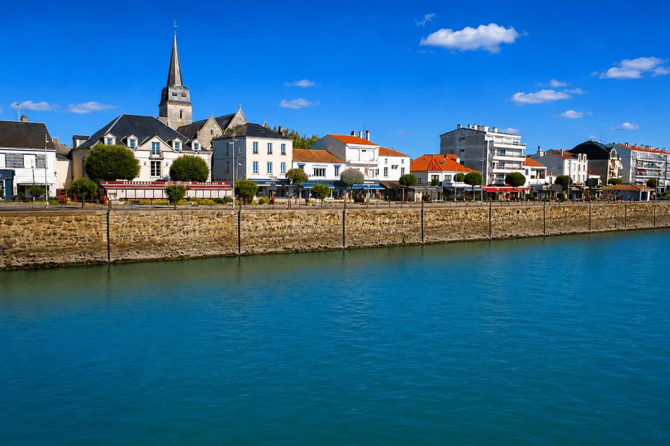 Saint Gilles, Fransa tekne kiralama