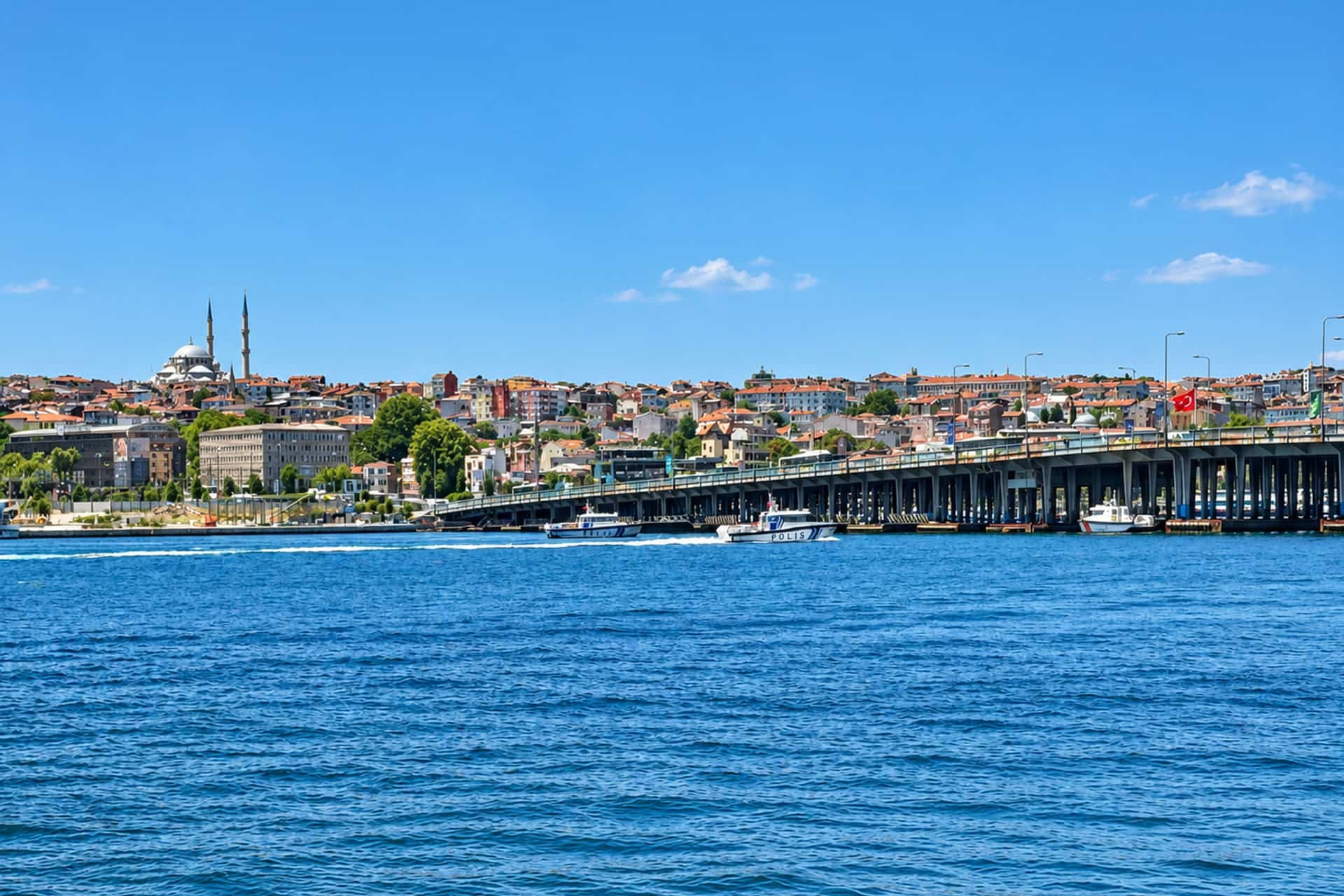 Location de bateaux à Unkapani – bateaux à louer dans les baies de Unkapani