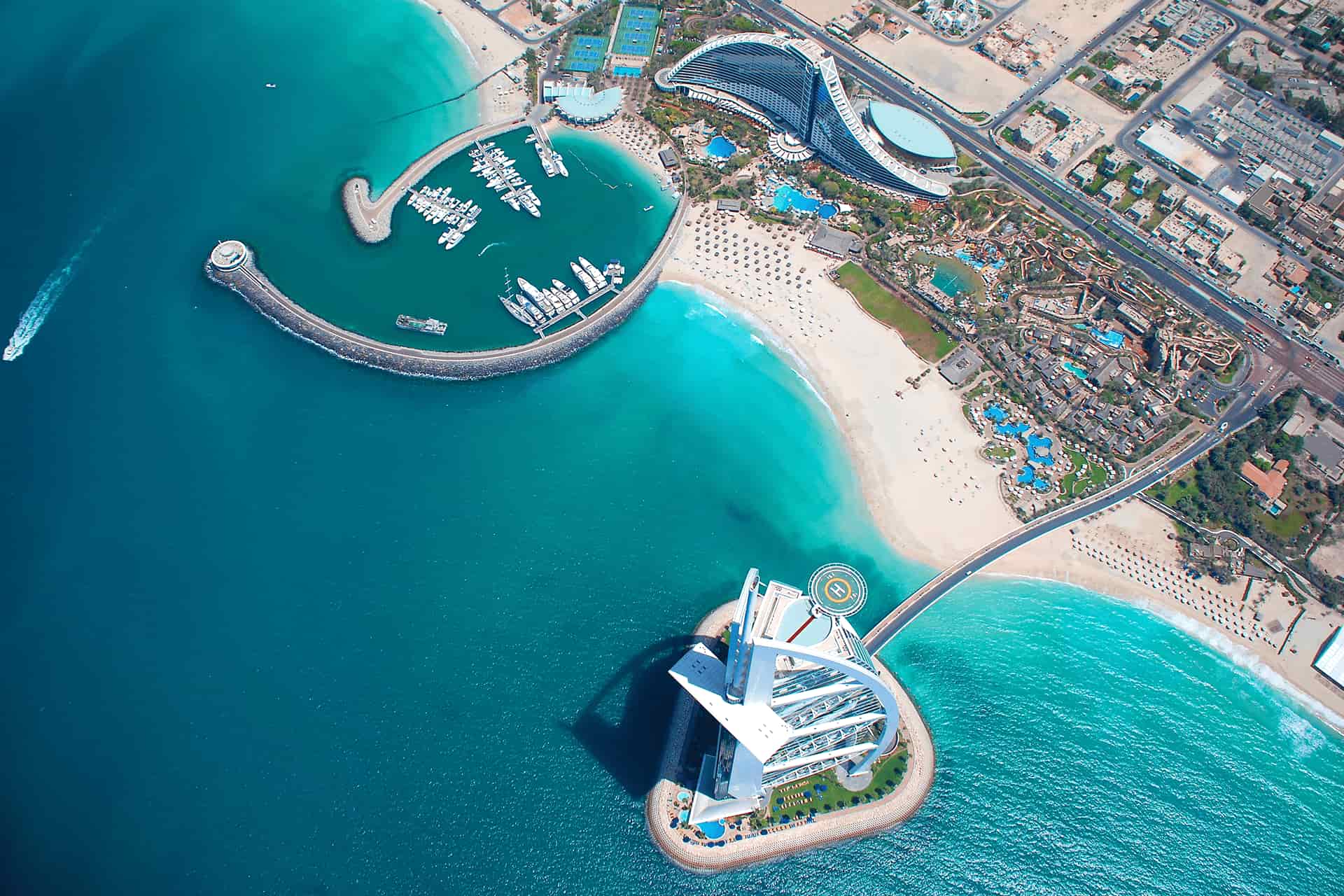 Alquiler de barcos en Emiratos Árabes Unidos – barcos de alquiler en las bahías de Dubái
