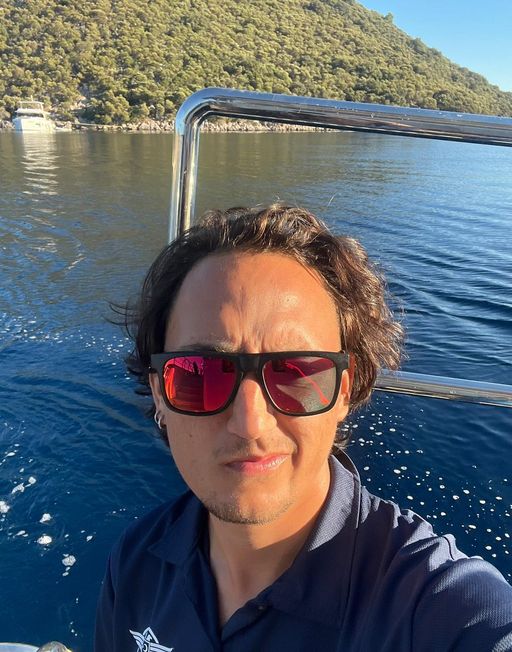 boat owner head image