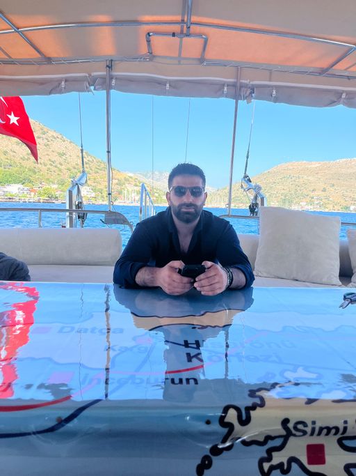boat owner head image