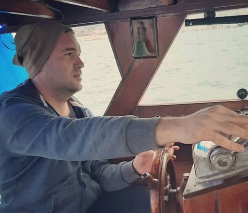 boat owner head image