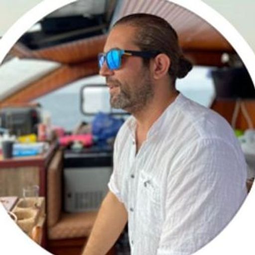 boat owner head image