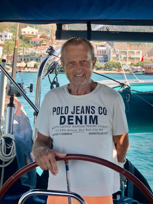boat owner head image