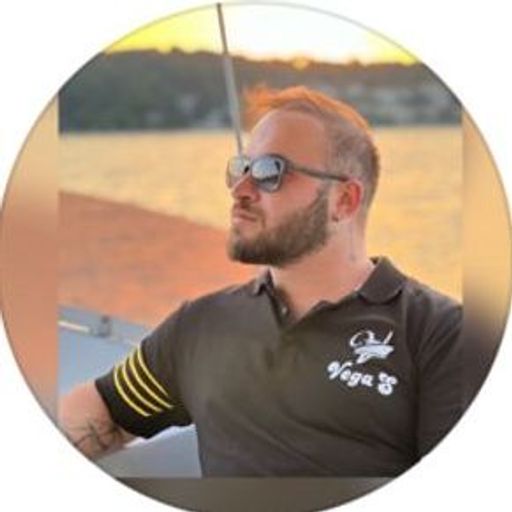 boat owner head image