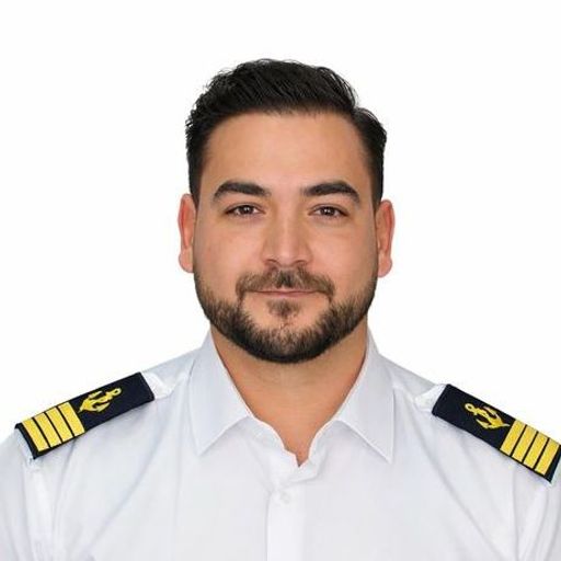 boat owner head image