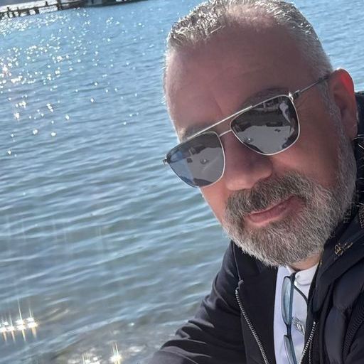 boat owner head image