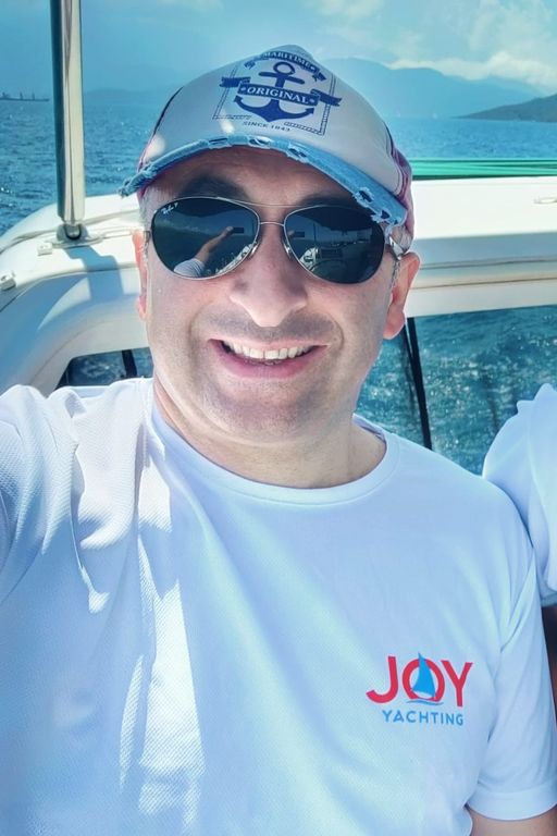 boat owner head image