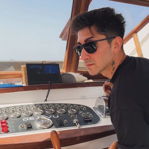 boat owner head image