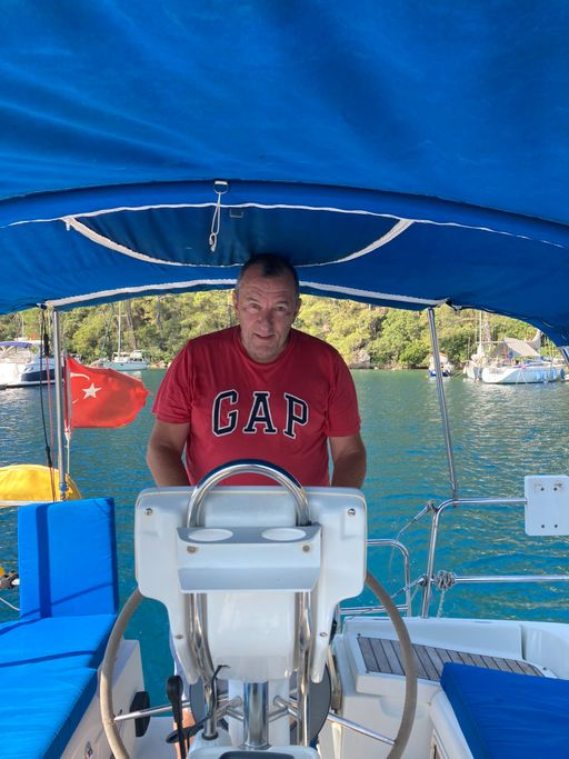 boat owner head image