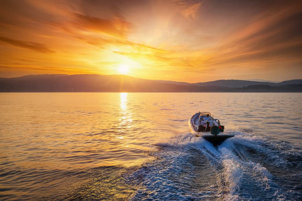 Sonnenuntergangsfahrt mit RIBs in Göcek
